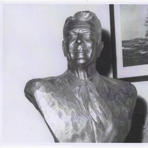 Il busto di Reagan